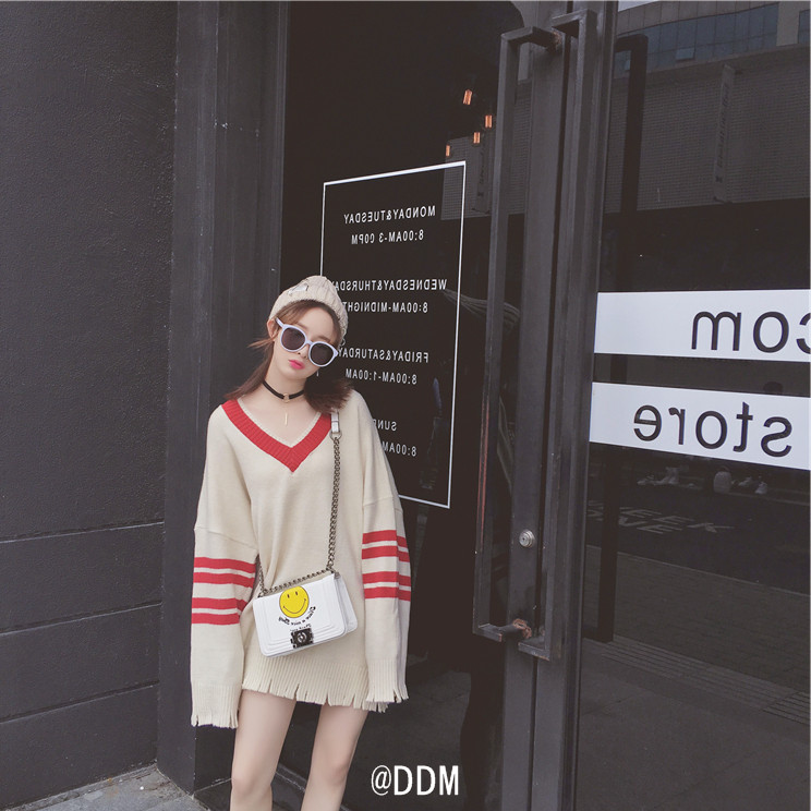 Sweater สไตล์เกาหลี แขนยาว เนื้อบางนุ่ม แต่งชายขาดๆ เพิ่มความเก๋ ขาว