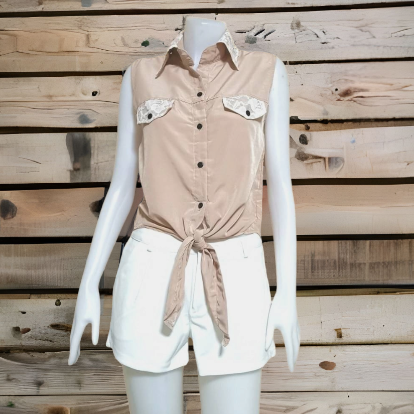 Blouse1691 เสื้อเชิ้ตแฟชั่นคอปกแต่งลูกไม้ ผูกเอว ผ้าหางกระรอกเนื้อดีนุ่มใส่สบายไม่ยับง่าย งานน่ารักแมทช์กับอะไรก็เข้า มี 3 สี ครีม, ดำ, ชมพู