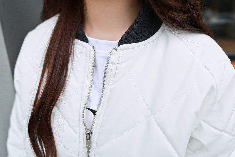 เสื้อโค้ทกันหนาว ปักลายตาราง ผ้าโพลิเนื้อดีกันลม ซิปหน้า จั๊มเอวจั๊มแขน น่ารัก เกาหลีมากๆ