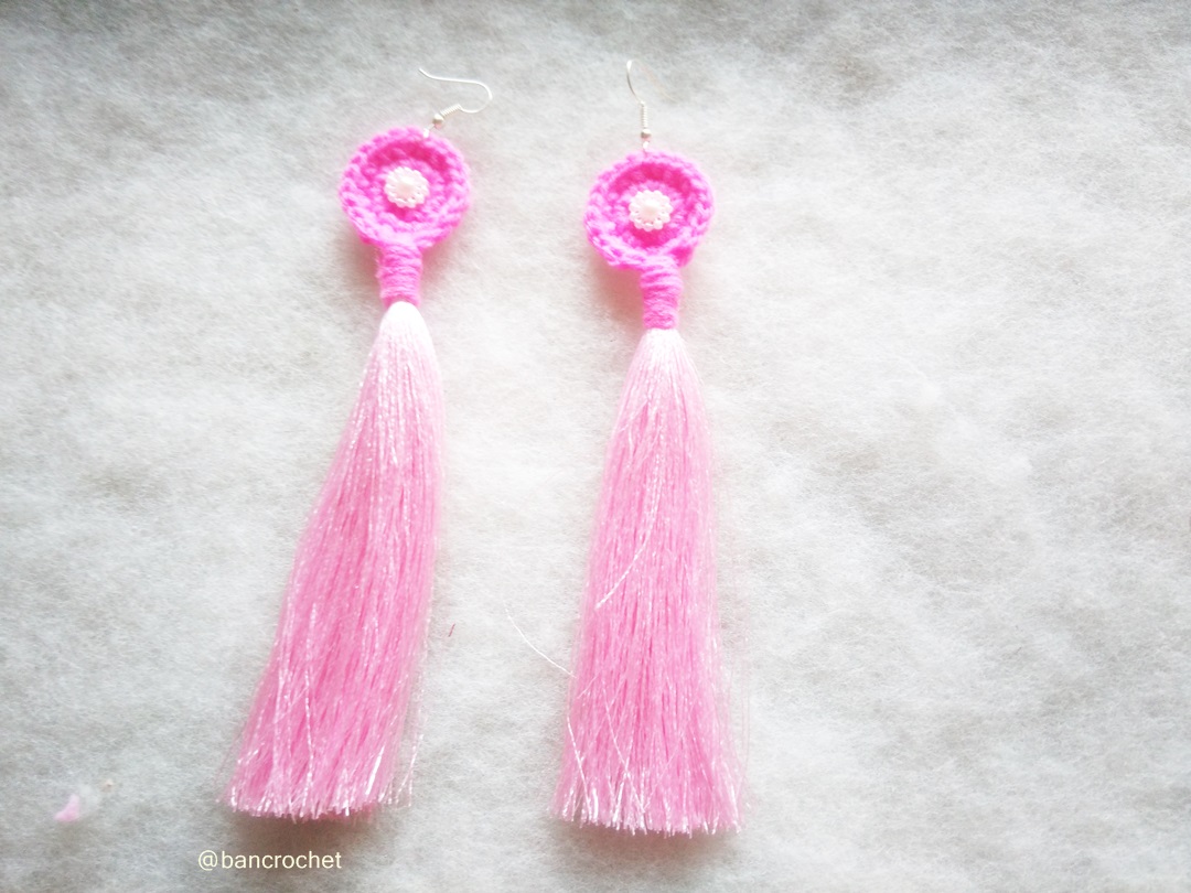 ต่างหูถักโครเชต์ crochet earrings สีชมพู 7 นิ้ว