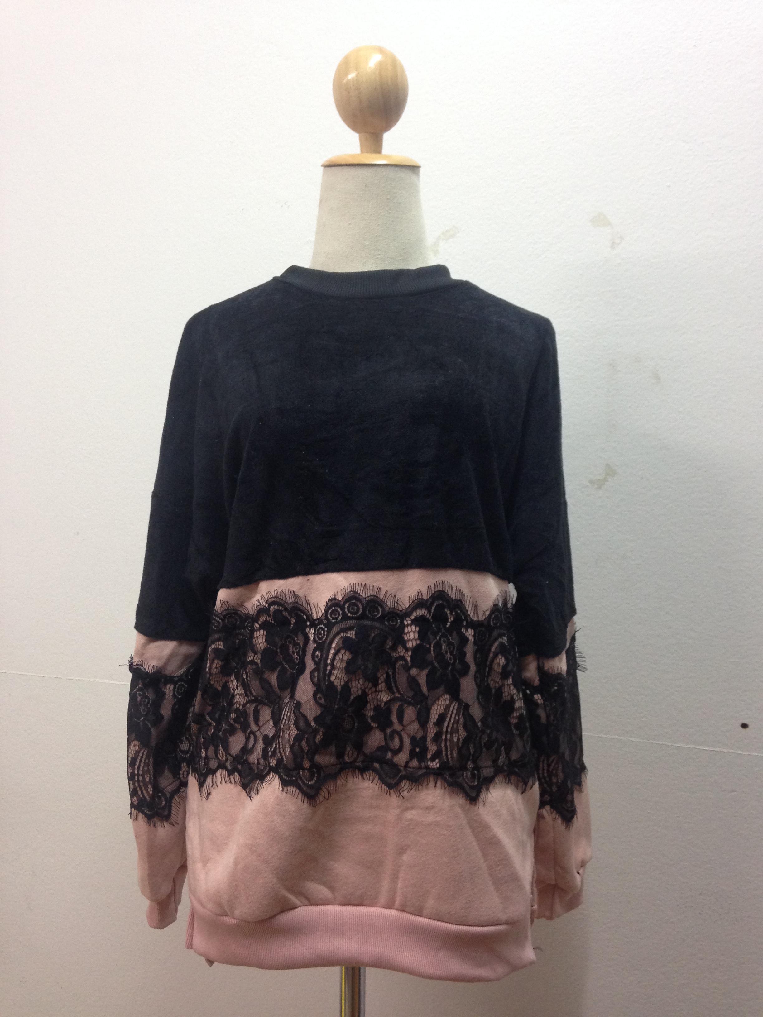 เสื้อแขนยาว ผ้าขนแมวสั้นนุ่นลื่น กับผ้า cotton ด้านในเป็นผ้าสำลีอุ่น น่ารักมากๆค่า