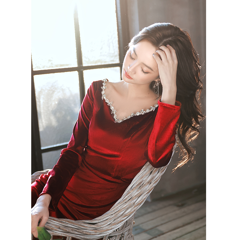 ชุดราตรี ชุดราตรีสวยหรู แบบ ทันสมัย Evening dress