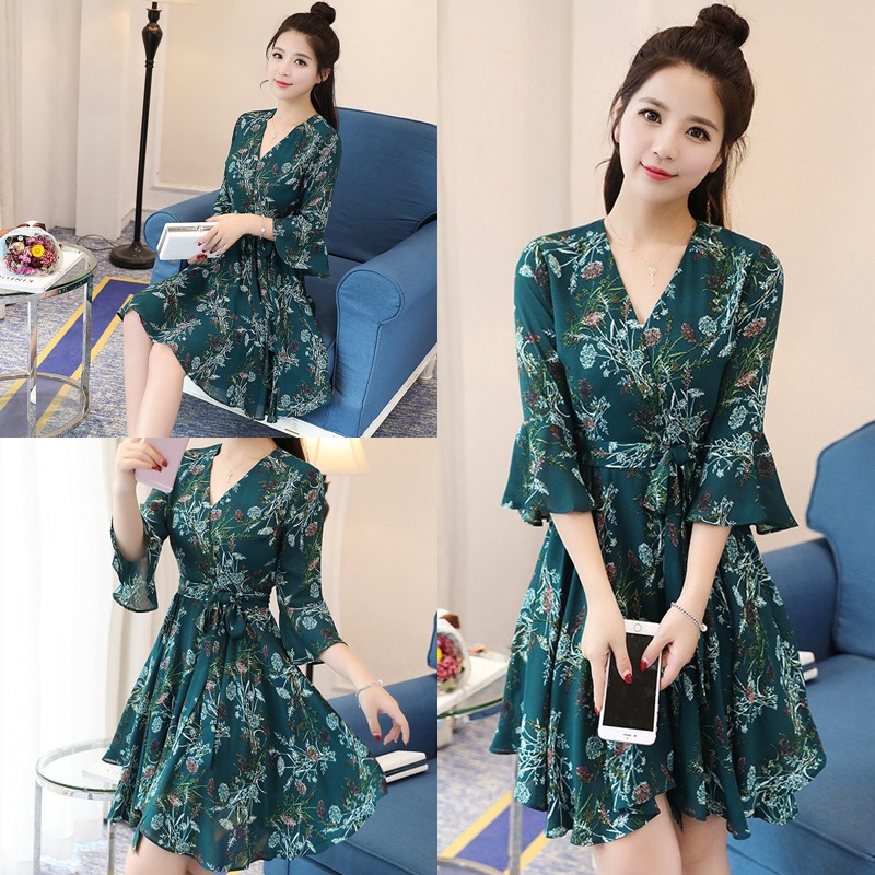 Dress4461 เดรสลายดอกไม้สีเขียวเข้ม คอวีป้าย แขนสามส่วนระบาย ซิปหลังใส่ง่าย มีซับในอย่างดีทั้งชุด มีผ้าผูกเอว ผ้าชีฟองเกรดพรีเมียมเนื้อดีหนามีน้ำหนักทิ้งตัว งานดีทรงดีสีสวย เรียบหรูดูแพง ใส่เที่ยว/ใส่ทำงานได้