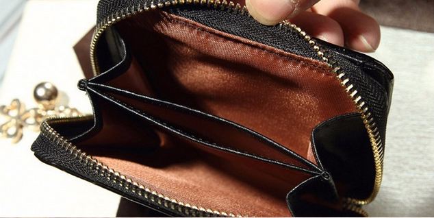 กระเป๋าสตางค์ผู้หญิง ใบสั้น หนังแก้ว หนังเงา สวยหรู กระเป๋าสตางค์ ใบสั้น ซิปรอบ กันเงินหล่น ใส่บัตรได้เยอะ มีช่องแยก ใส่เหรียญ 342479