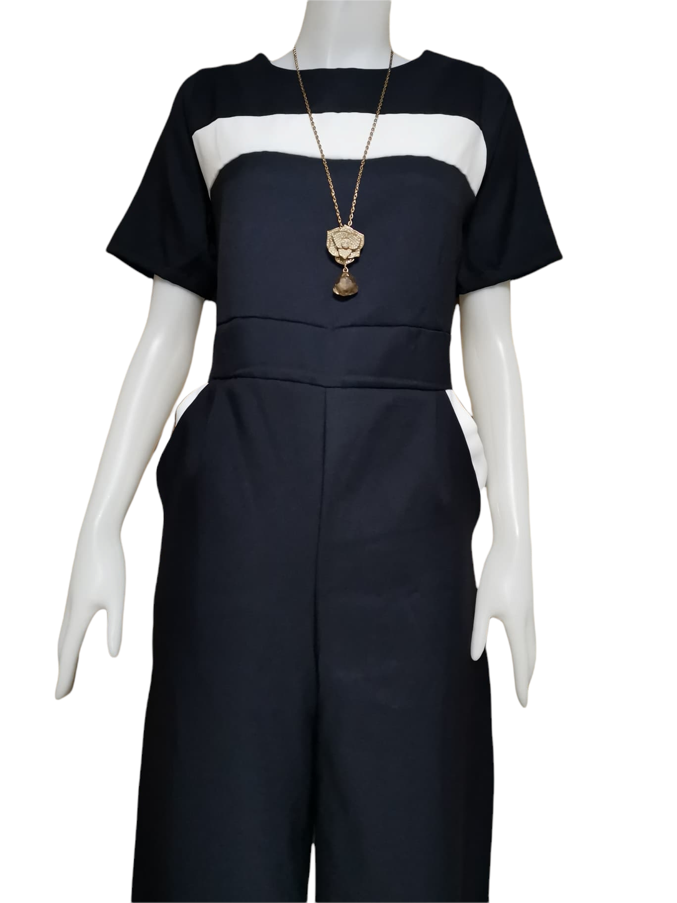 Jumpsuit676 จัมพ์สูทขายาว เอวสม็อค ซิปหลังใส่ง่าย ผ้าซาร่าเนื้อดีหนาสวยมีน้ำหนัก งานสวยใส่ง่าย สวมใส่ได้ทุกโอกาส