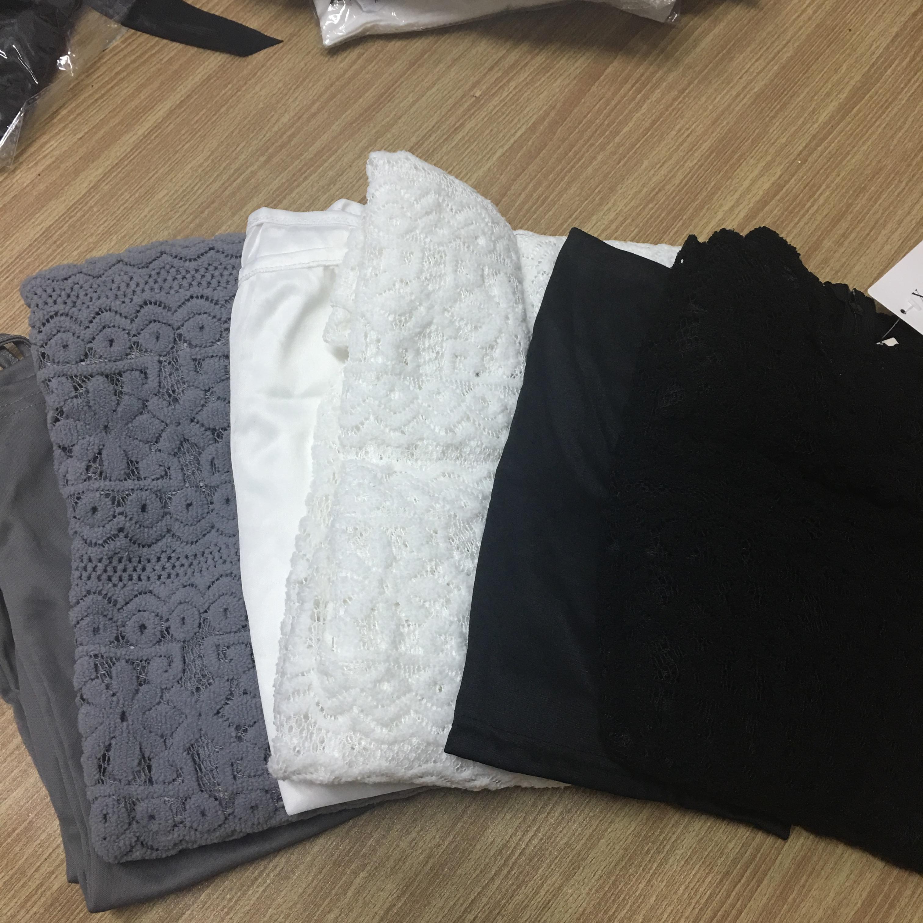 มินิเดรส หรือเสื้อตัวยาว งานถักดูดีมาก งานโอเคเลยจ้า แถมเสื้อสายเดี่ยวด้านใน ขาว