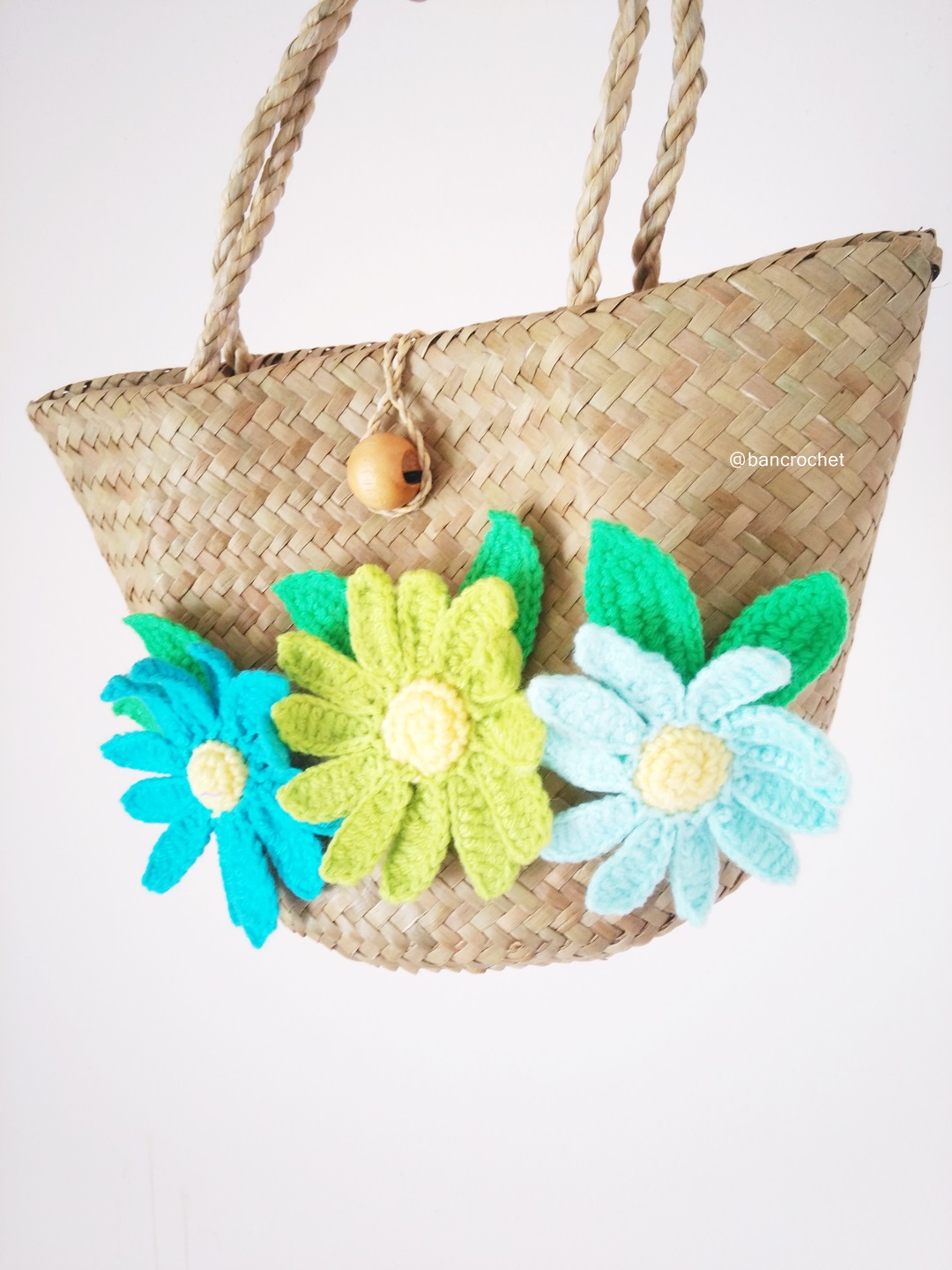 Bancrochet กระเป๋าสานกระจูดประดับดอกไม้ grajood basket weave bags คละสี 7*10*7*12 นิ้ว