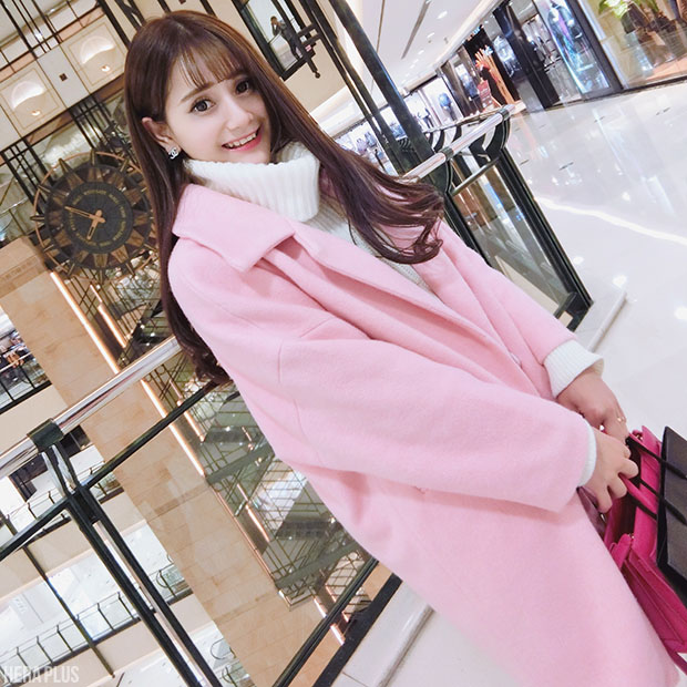 โค้ททรงโคล่ง สำหรับสาวขี้หนาว หรือชอบใส่เสื้อไหมพรมหนาๆ ข้างใน ทรงนี้เหมาะมากค่า สวมทับก็ดูหวานขึ้นมาทันตาเห็นน พร้อมส่งเลยน้าา pink