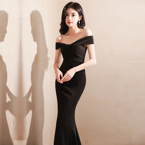 ชุดราตรี ชุดราตรีสวยหรู แบบ ทันสมัย Evening dress