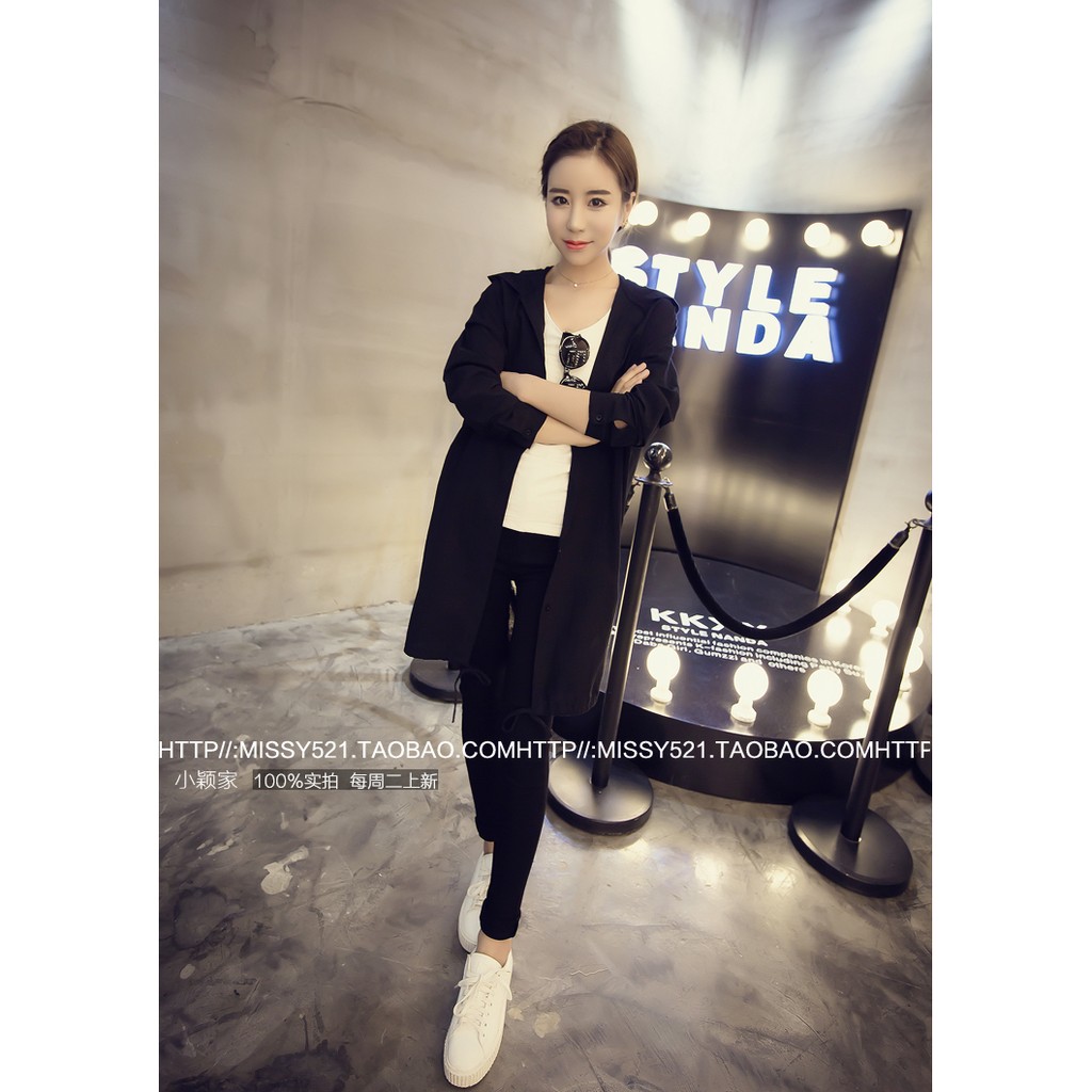 เสื้อคลุมฮู้ดดี้ สกรีนลายด้านหลัง ผ้าไนลอนเนื้อด้าน ไม่หนา พร้อมส่งจ้า Black