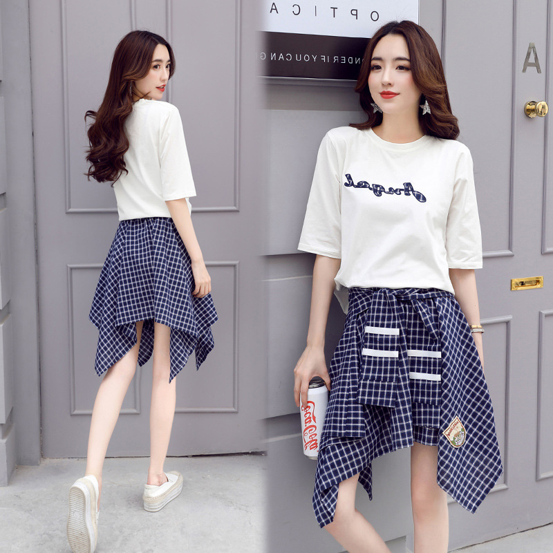 Set_bs1768 ชุดเซ็ท 2 ชิ้น(เสื้อ+กระโปรง) เสื้อยืดสีขาวเนื้อนุ่มปักลายตัวอักษร + กระโปรงลายสก็อตโทนสีน้ำเงินทรงเท่ๆ ปักอาร์ม งานเข้าเซ็ทดูมีดีเทลใส่แล้วน่ารักสุด แยกใส่กับตัวอื่นก็เก๋ไปอีกจ้า