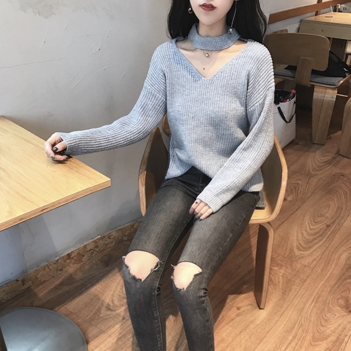 สีเทา : เสื้อสเวตเตอร์ ไหมพรมคอวี แต่งสายคาด ลายทางในตัว ไหมพรมเส้นเล็ก เนื้อนุ่ม พร้อมส่ง