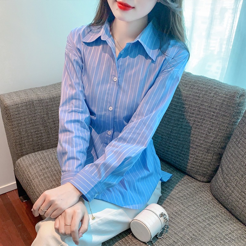เสื้อเชิ้ตผู้หญิงแขนยาว เสื้อเชิ้ตผู้หญิงใส่ทํางาน 390 บาทต่อชิ้น ฟรีค่าจัดส่ง