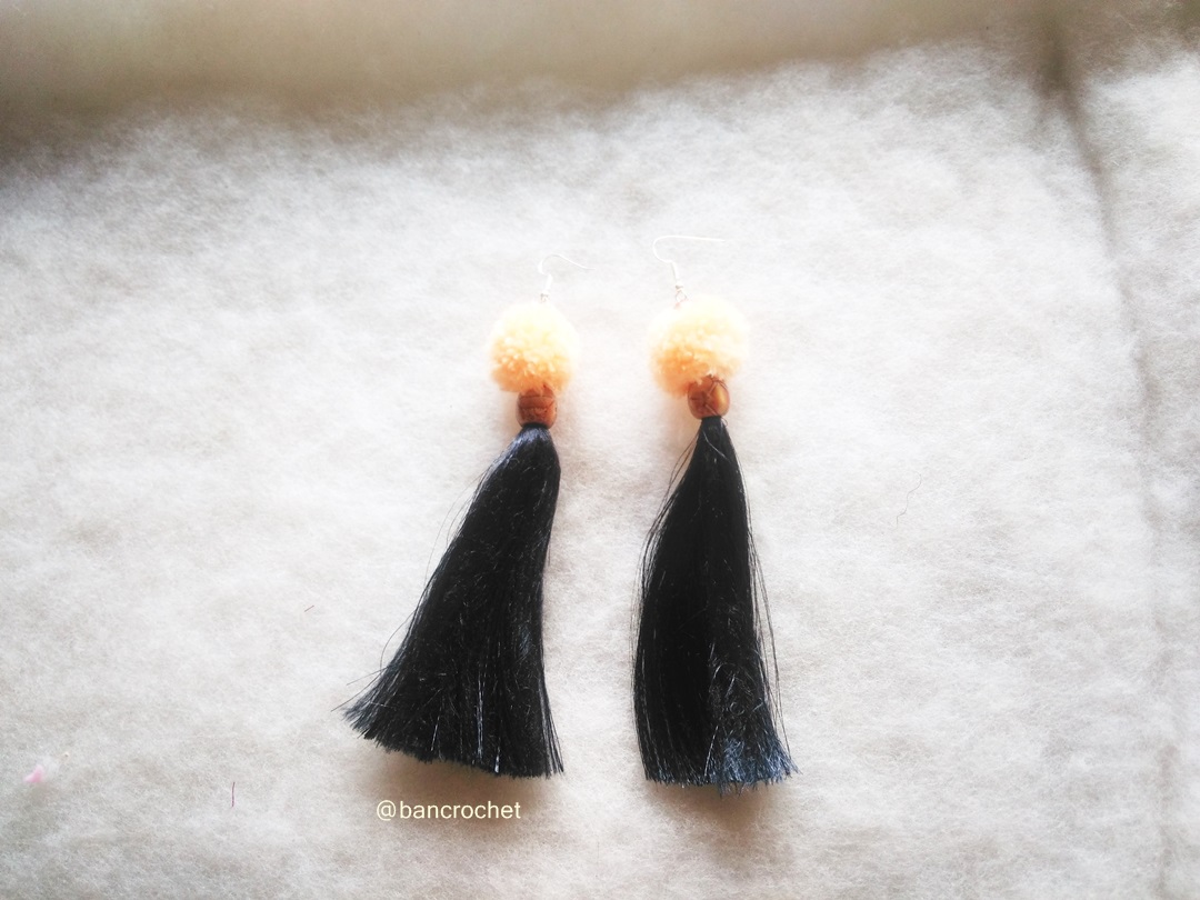 ต่างหูถักโครเชต์ crochet earrings สีดำ 6 นิ้ว