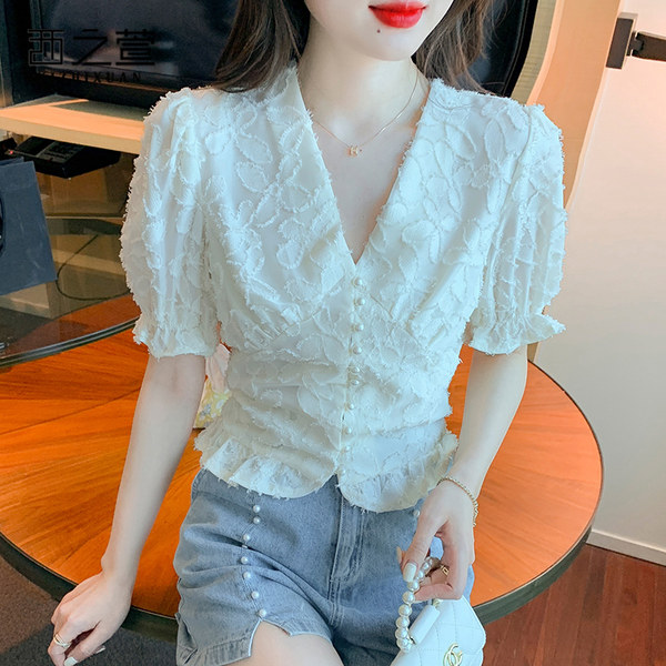 เสื้อลูกไม้ แขนสั้น