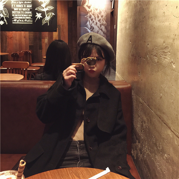 OverCoat เสื้อโค้ทกันหนาว สไตล์เกาหลี แต่งดีเทลเยอะ ทรงโคล่งสีดำ ผ้าวูลผสมเนื้อดี บุซับในกันลม พร้อมส่ง same pic