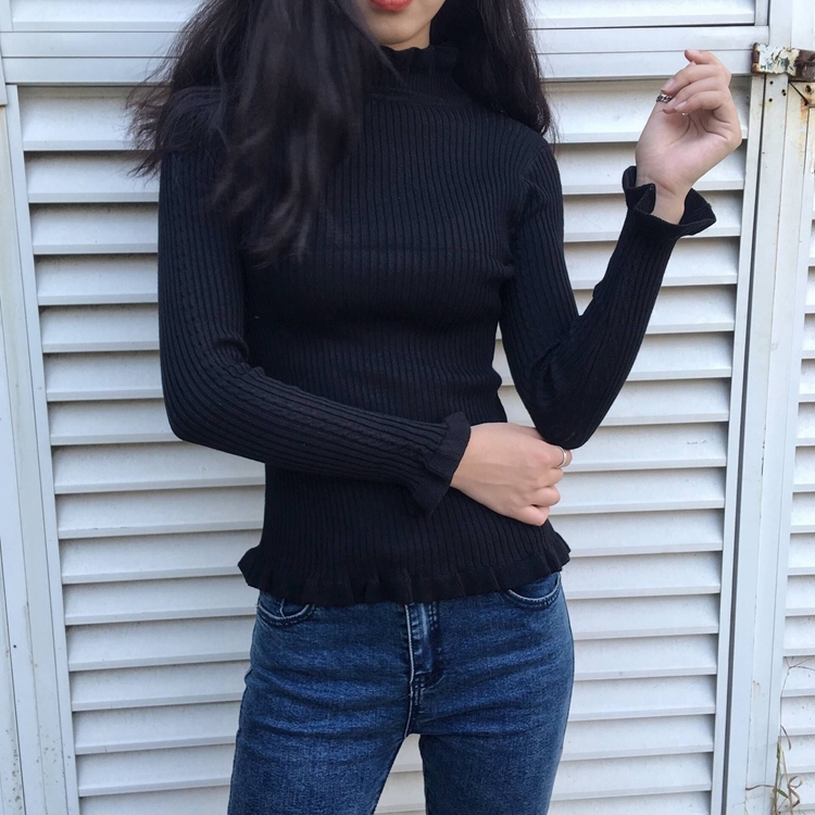 สีดำ : เสื้อไหมพรมคอเต่า ผ้านุ่ม แต่งช่วงปลายคอ แขน ชายเสื้อ ผ้าร่องมี texture ในตัว งานดี ยืดได้เยอะ