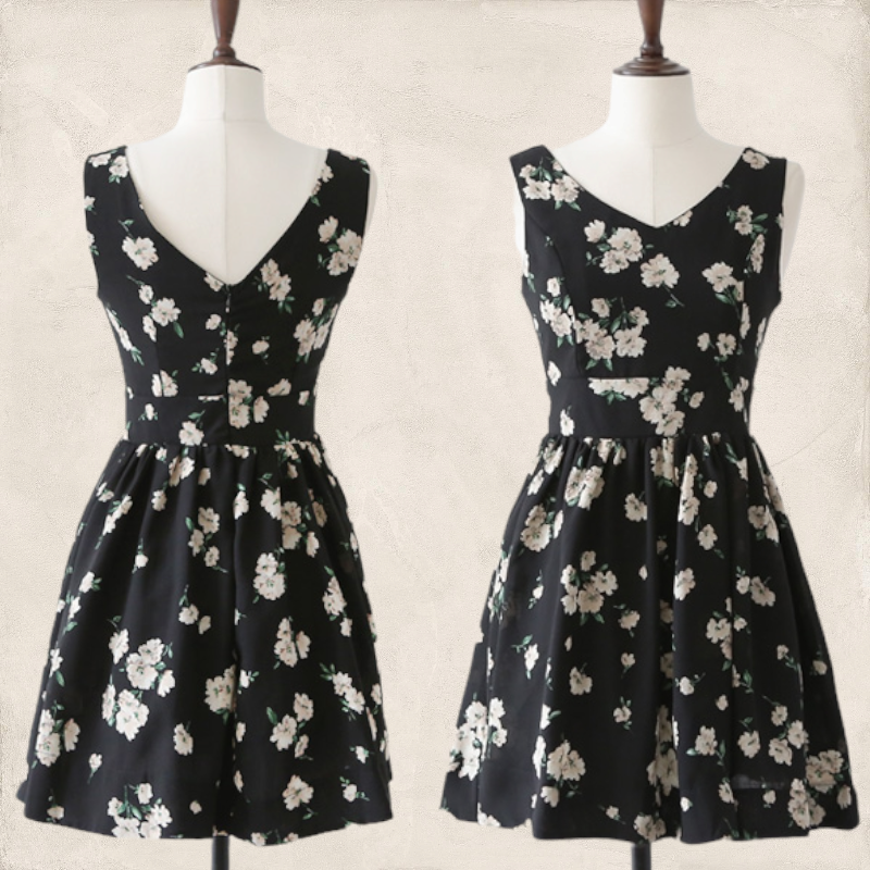 Dress4109 เดรสคอวีทรงสวยลายดอกไม้ มีซิปหลังใส่ง่าย มีซับในอย่างดี ผ้าชีฟองเนื้อดีเกรดพรีเมียม งานสวยใส่ง่ายน่ารักมาก **พร้อมส่งสีดำสีเดียวค่ะ