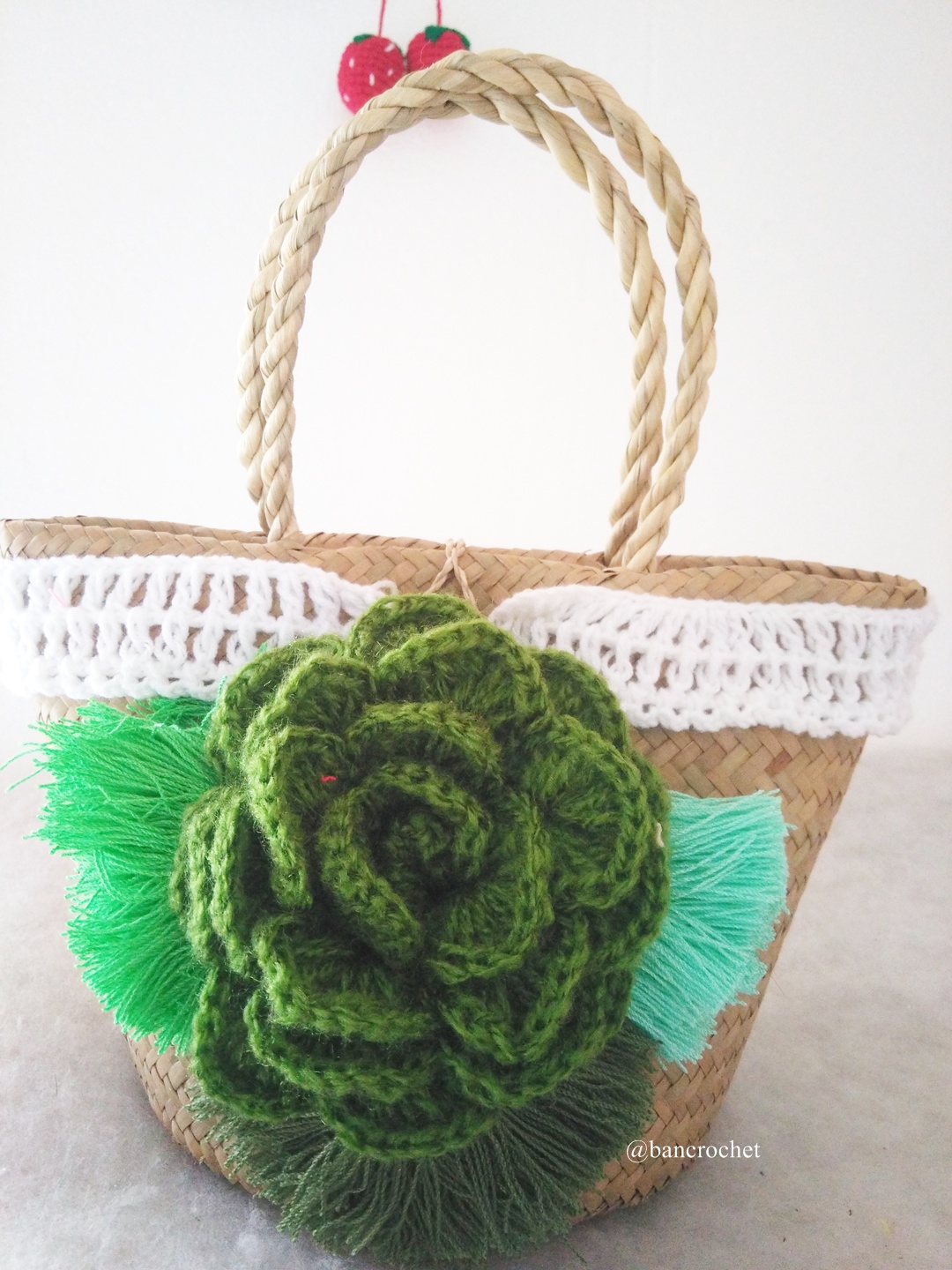 กระเป๋าสานกระจูดประดับดอกไม้ grajood basket weave bags ธรรมชาติ 7*10*7*12 นิ้ว