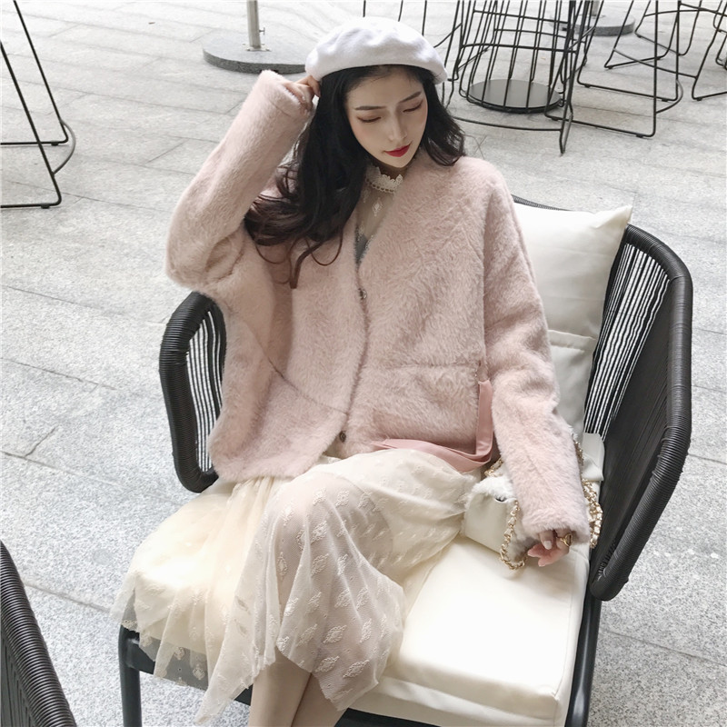 เสื้อกันหนาว แขนยาว ขนแมวนุ่มสุดๆ ใส่แล้วเป็นคุณหนูขึ้นมาทันที งานดีพร้อมส่งจ้า สีชมพูนู๊ด