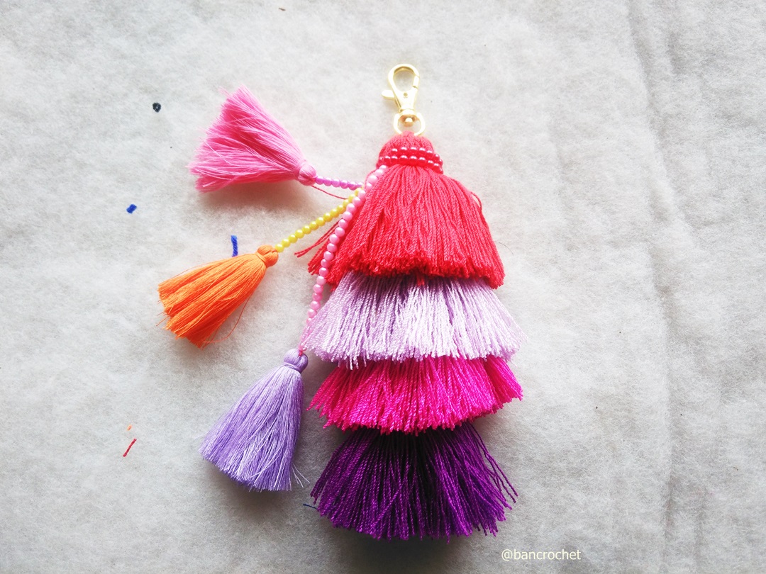 Bancrochet (ราคาส่ง) พวงกญแจพู่แขวนกระเป๋า Tassel keychains (only wholesale) หลากสี 7 นิ้ว (inch)