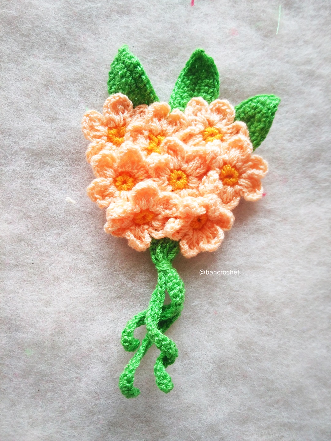 เฉพาะราคาส่ง ช่อดอกไม้จิ๋วถักโครเชต์ Mini flower bouquet crochet (only wholesale) สำเนา หลากสี 5 นิ้ว