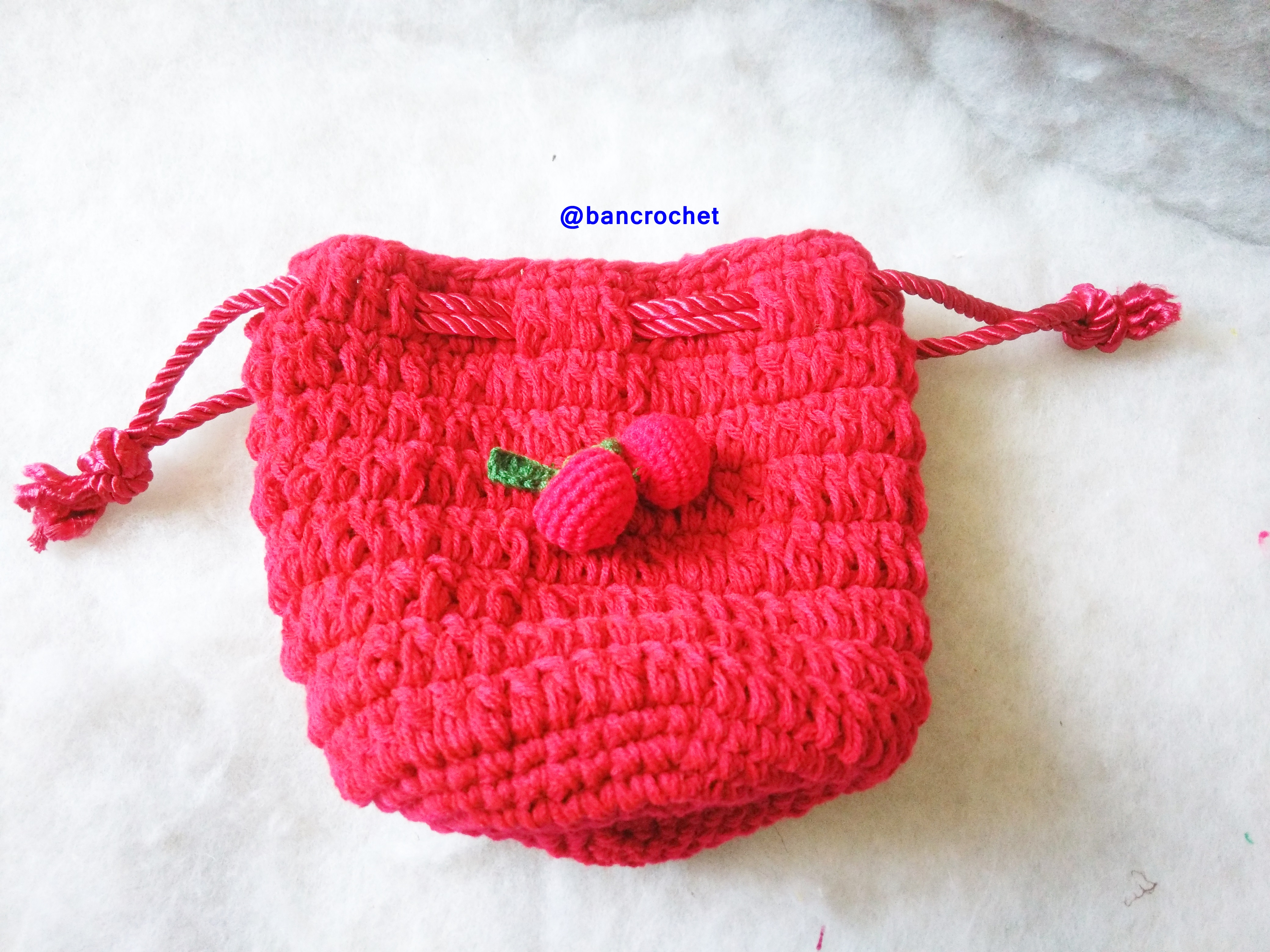 Bancrochet กระเป่าหูรูดถักโครเชต์ crochet bucket bags แดง 5.5x4 นิ้ว