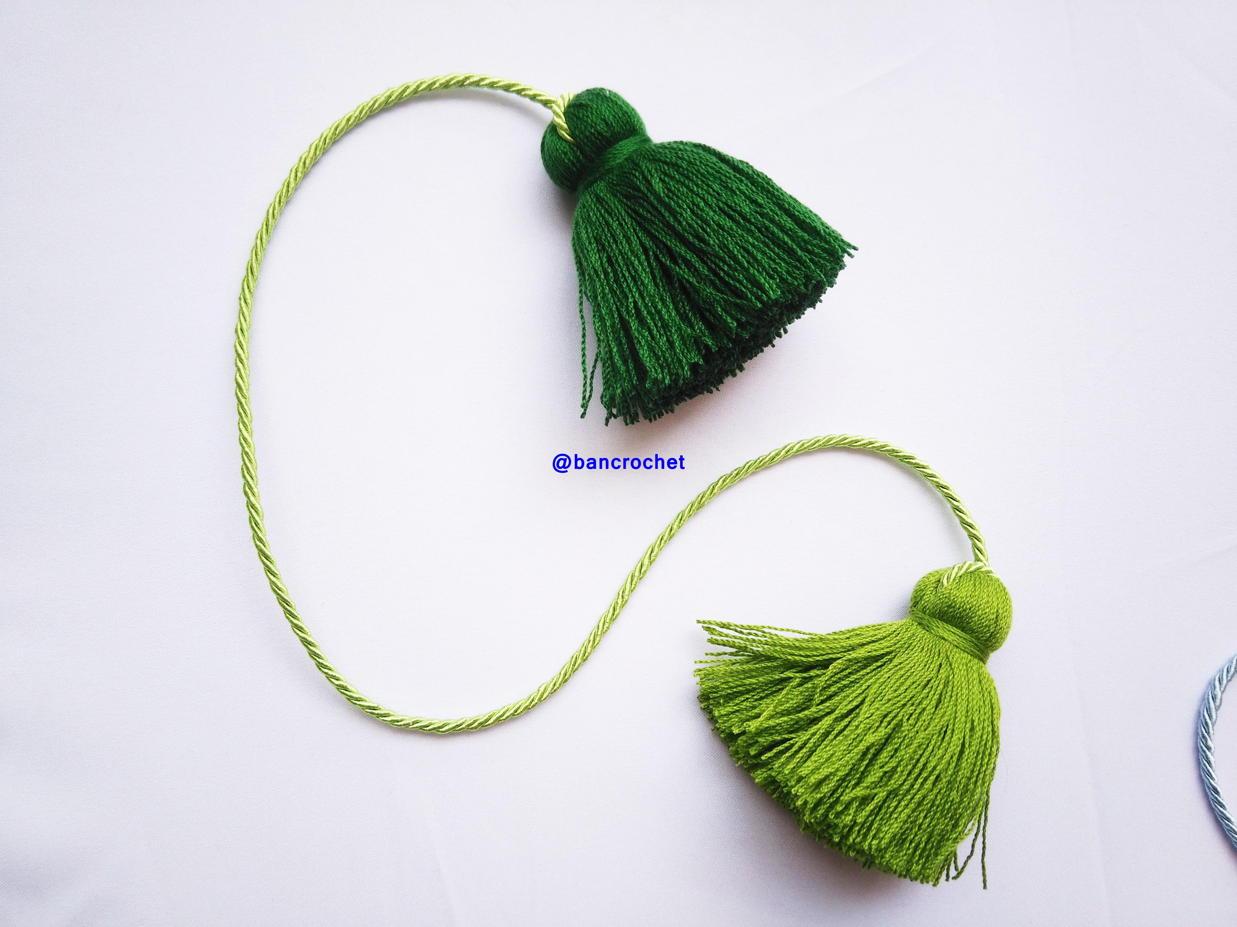 Bancrochet พู่ห้อยกระเป๋า/ที่ห้อยกระเป๋าแฮนด์เมด Tassels keychain hanging for bags หลากสี 4 นิ้ว