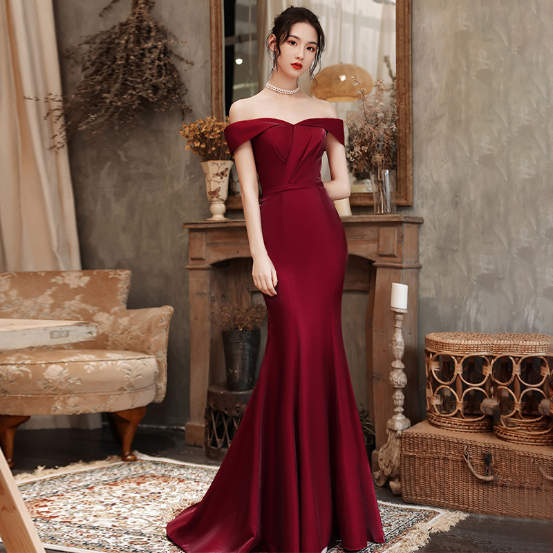 ชุดราตรี ชุดราตรีสวยหรู แบบ ทันสมัย Evening dress