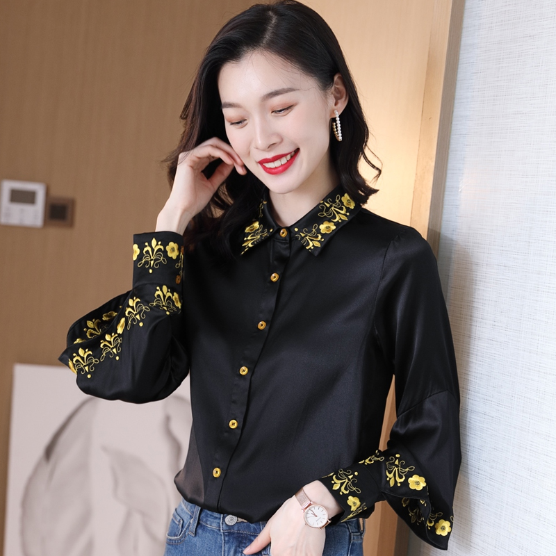 เสื้อเชิ้ตลายดอกผู้หญิง เสื้อเชิ้ตสาววัยผู้ใหญ่ ขายเสื้อผ้าแฟชั่นสุภาพสตรีวัยผู้ใหญ่