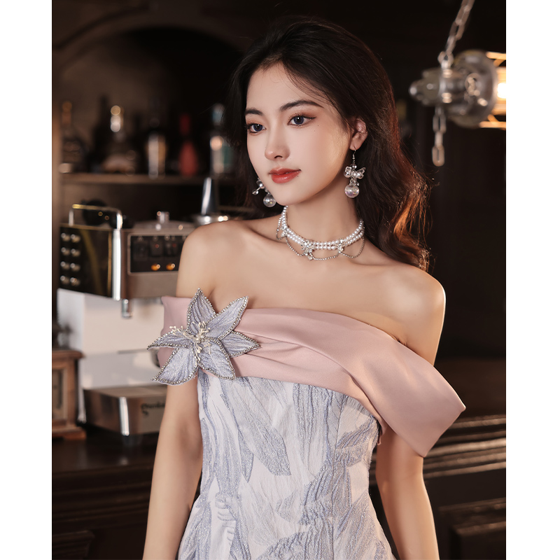 ชุดราตรี ชุดราตรีสวยหรู แบบ ทันสมัย Evening dress
