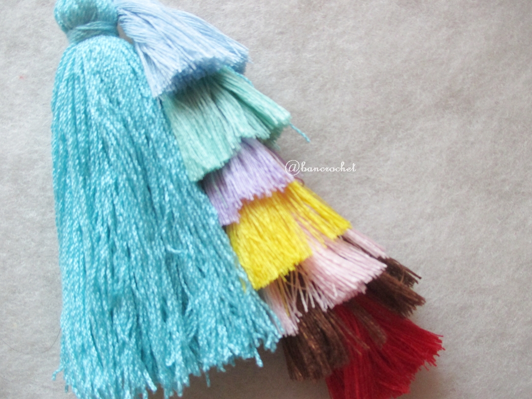 พวงกุญแจพู่เล็กพู่ใหญ่ tassels keychain ฟ้า