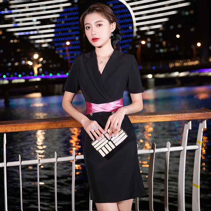 ชุดราตรี ชุดราตรีสวยหรู แบบ ทันสมัย Evening dress