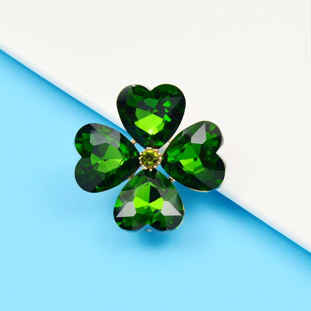 เข็มกลัด เข็มกลัดสวยๆ เข็มกลัดติดเสื้อ Brooch