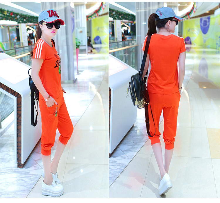 Set_bt1594 ชุดเซ็ท 2 ชิ้นแนวสปอร์ต(เสื้อ+กางเกง) เสื้อคอกลมแขนสั้นสกรีนลาย กางเกงขายาวสี่ส่วนเอวยางยืดมีกระเป๋าข้าง ผ้าคอตตอนเนื้อนุ่มยืดขยายได้เยอะ งานน่ารัก เท่ๆ ผ้าเนื้อดีนุ่มใส่สบาย มี 3 สี ชมพู, ส้ม, เทา