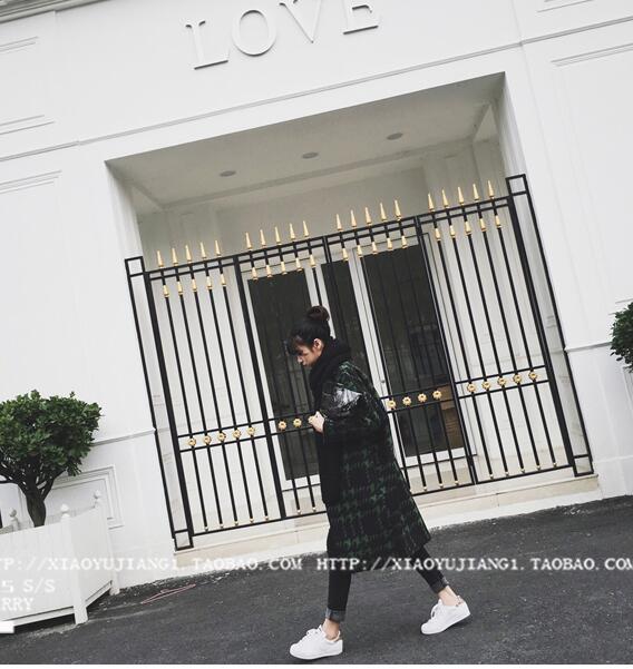 เสื้อโค้ทกันหนาว สไตล์เกาหลี ตัวโคล่ง สีเขียวดำ ลายเก๋ๆ ผ้าวูลเนื้อละเอียด อยู่ทรง ไม่หนามากงานดี บุซับในกันลม พร้อมส่งเลยจ้า same pic