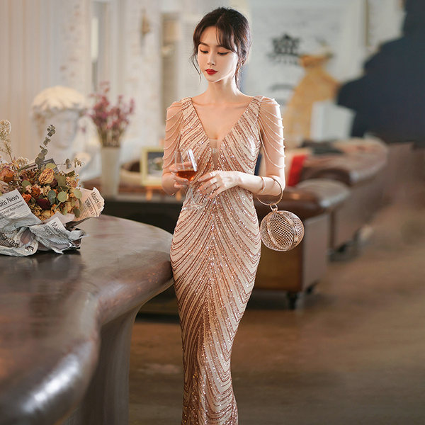 ชุดราตรี ชุดราตรีสวยหรู แบบ ทันสมัย Evening dress