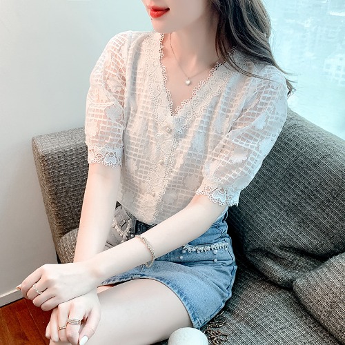 เสื้อลูกไม้ แขนสั้น