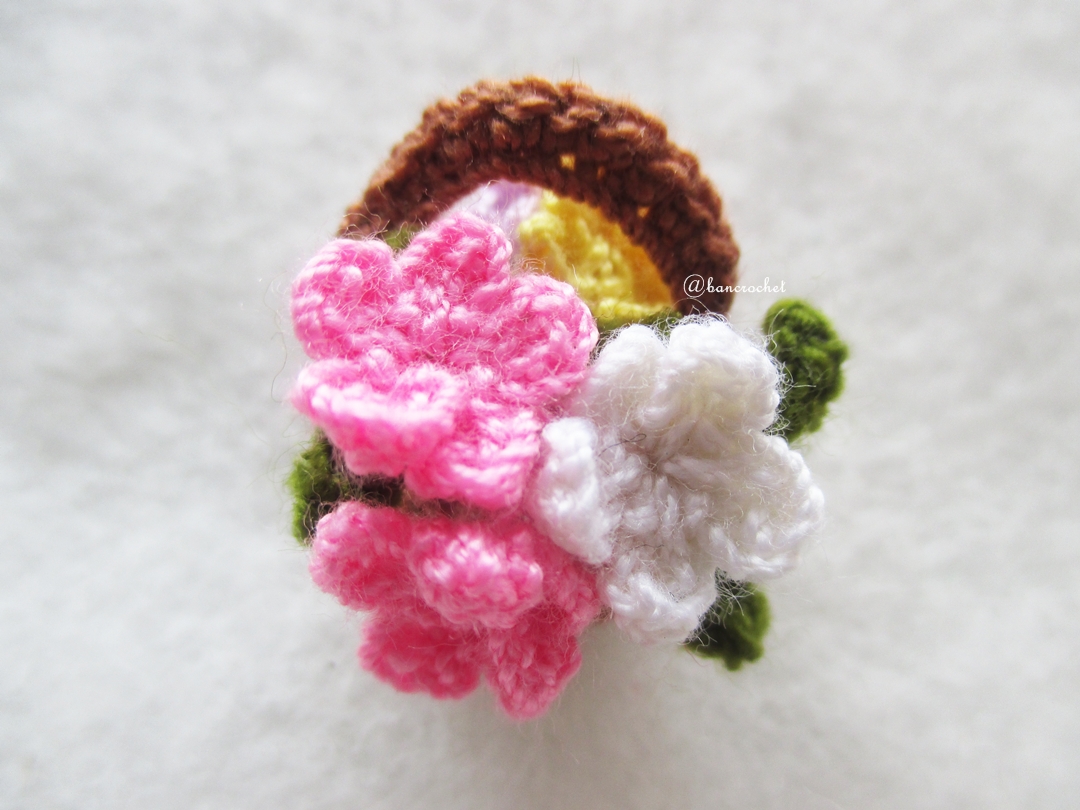 ช่อดอกไม้ใส่ตะกร้าจิ๋ว mini flowers crochet