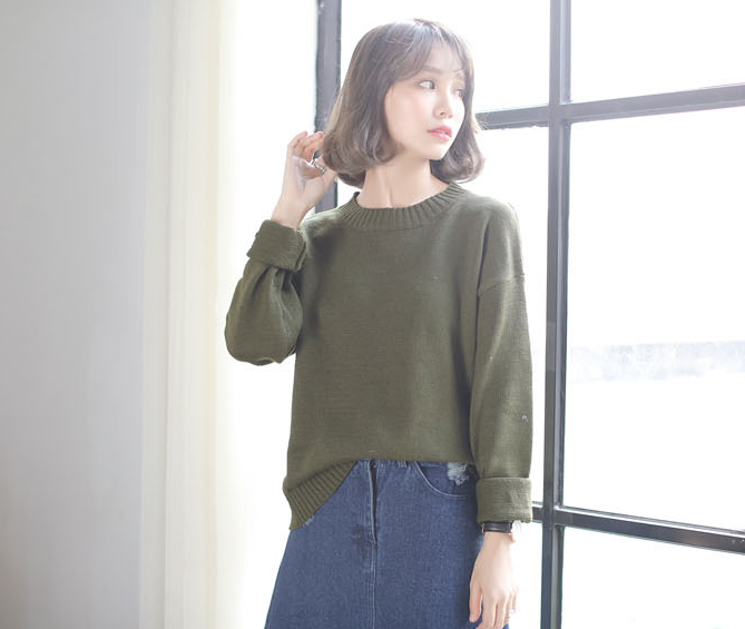 Sweater เสื้อสเวทเตอร์แขนยาว สีเขียวขี้ม้า ทรงสวย จะใส่เดี่ยวไหรือใส่โค้ทคลุมก็เริ่ด