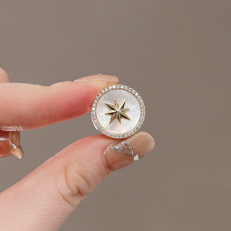 เข็มกลัด เข็มกลัดสวยๆ เข็มกลัดติดเสื้อ Brooch