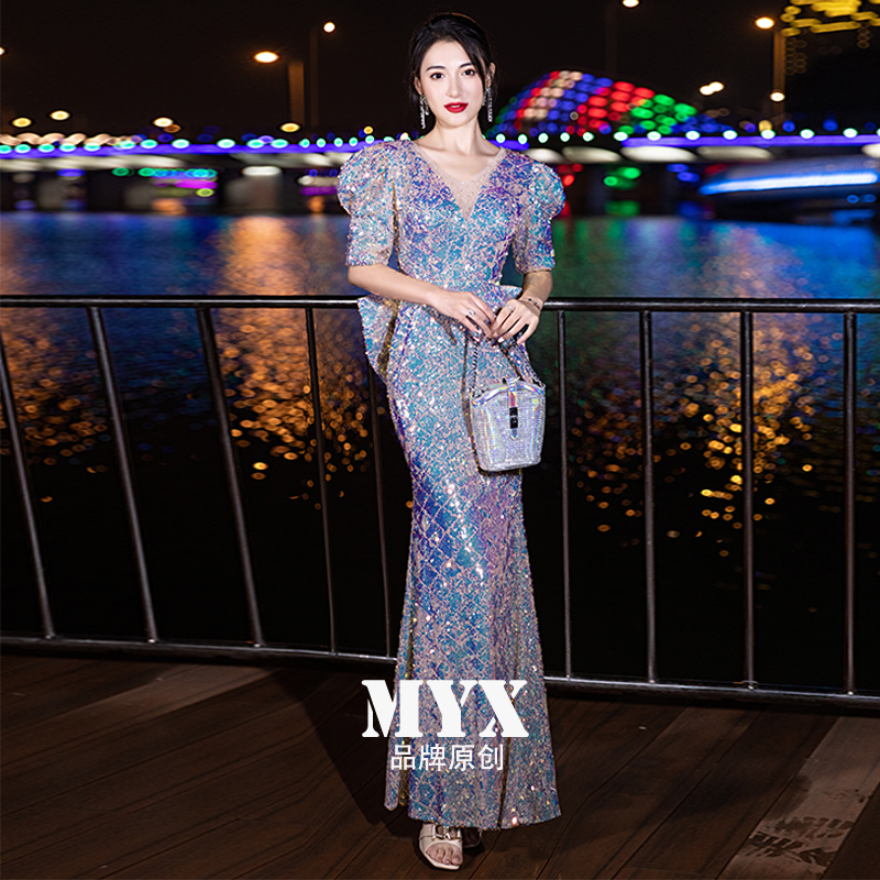 ชุดราตรี ชุดราตรีสวยหรู แบบ ทันสมัย Evening dress