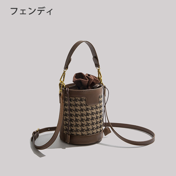 กระเป๋าสะพายข้างผู้หญิง กระเป๋าสะพายสไตล์เกาหลี By Japanese フェンディ authentic bag