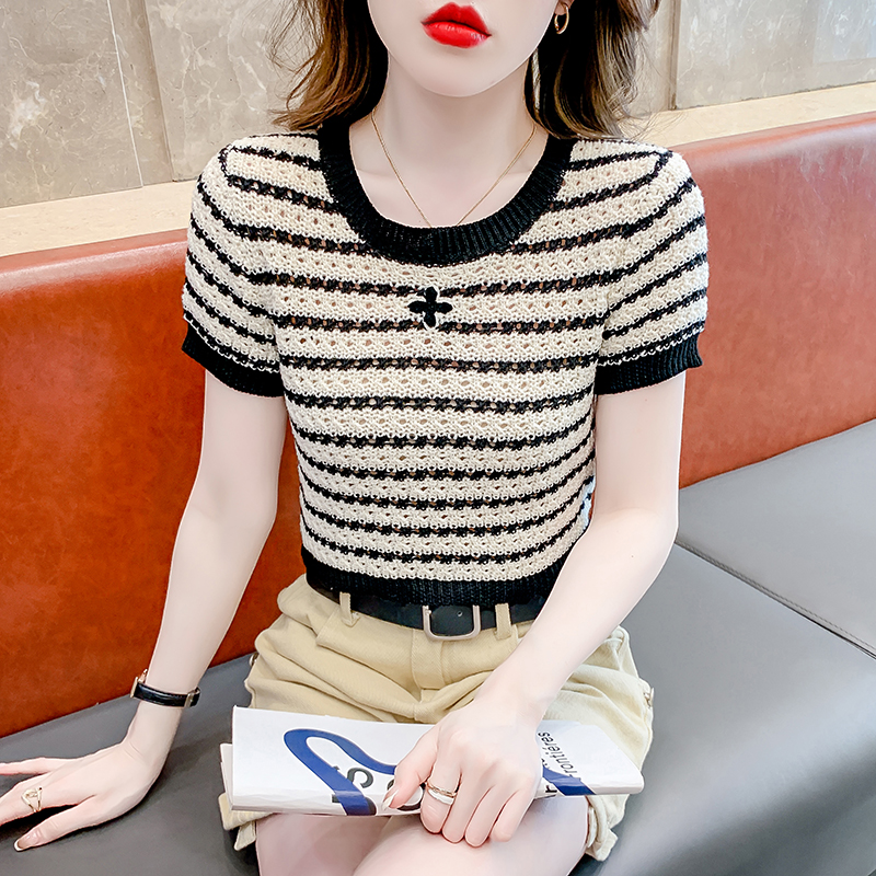 เสื้อผ้าวัยรุ่นเกาหลี เสื้อยืดวัยรุ่นผู้หญิง มีขนาด S M L XL