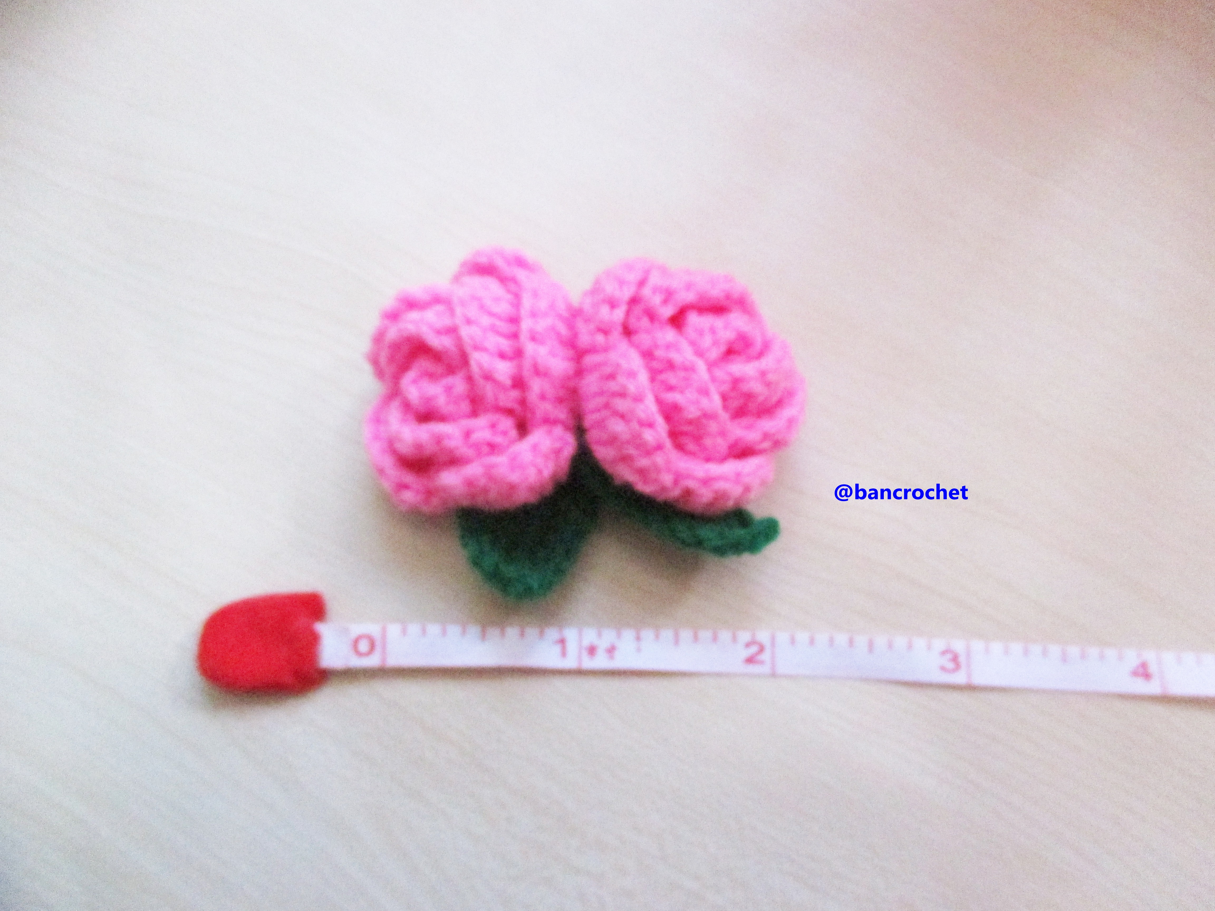 Bancrochet ดอกไม้ถักโครเชต์ ช่อกุหลาบ crochet Flowers ชมพู 2 นิ้ว