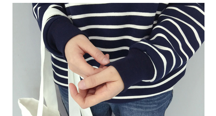 เสื้อแฟชั่นแขนยาว สีกรมขาว ผ้ายืดทิ้งตัว พร้อมส่ง กรมขาว