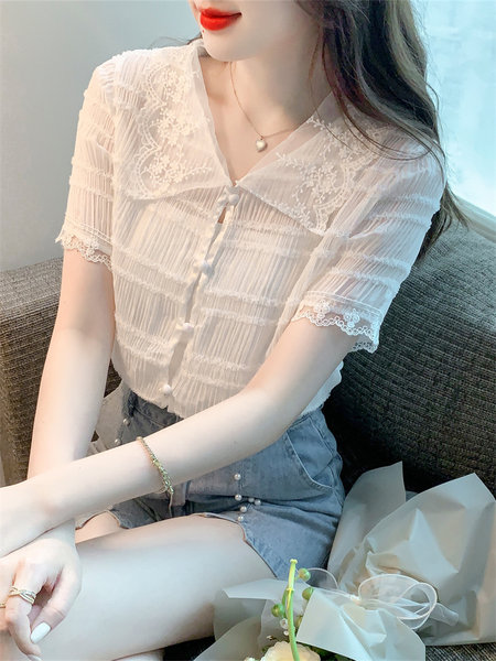 เสื้อลูกไม้ แขนสั้น