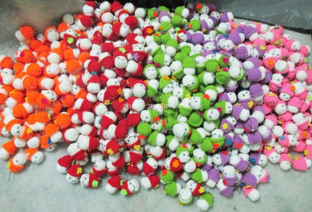 พวงกุญแจเห็ดถัก สีแดง