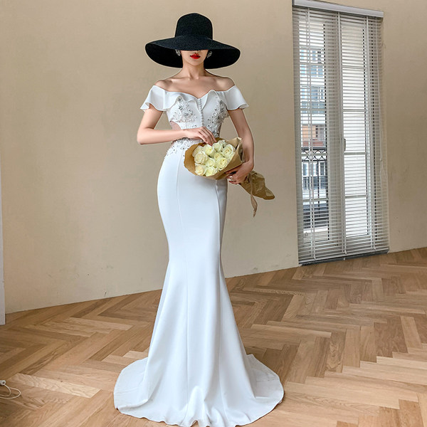 ชุดราตรี ชุดราตรีสวยหรู แบบ ทันสมัย Evening dress