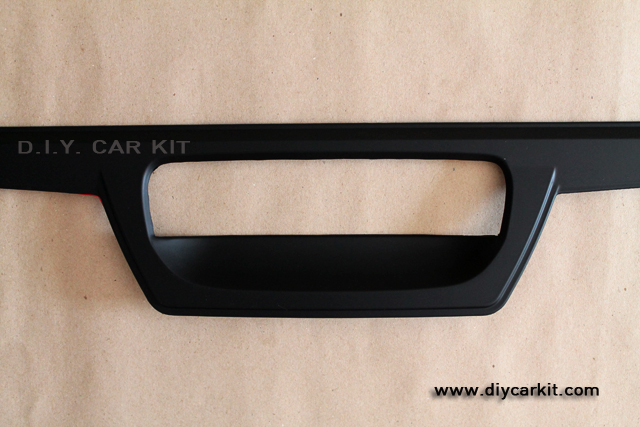 เบ้าเปิดท้ายดาบสีดำด้าน แบบที่ 2 BT50 Pro